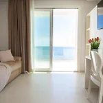Scirocco Boutique Eco * Torre Pali